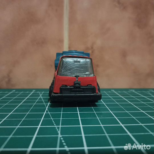 Игрушечные машинки