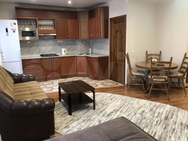 2-к. квартира, 56 м², 2/5 эт.