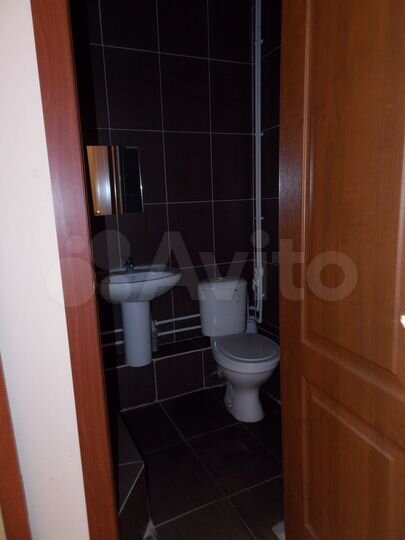 Здание, 4232.3 м²