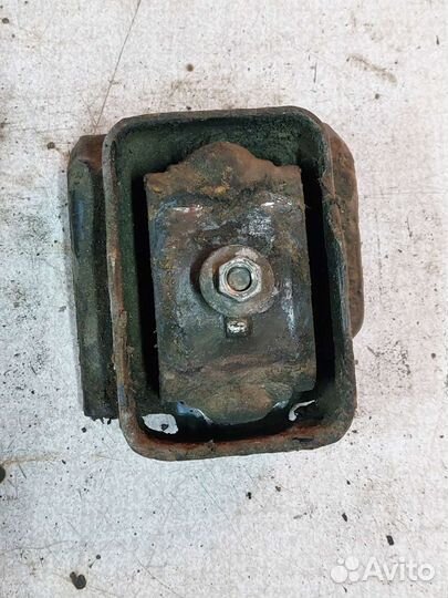 Подушка опора двигателя kia sportage 1