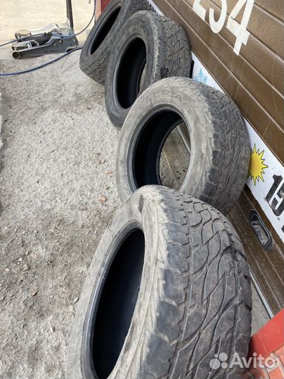 Bridgestone Dueler A/T 285/60 R18 116T