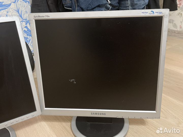 Монитор Samsung