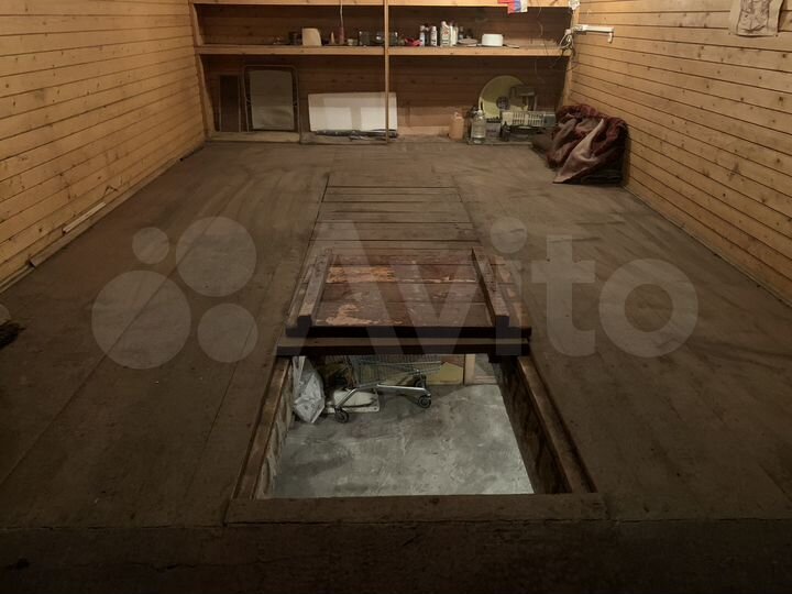 Гараж, > 30 м²