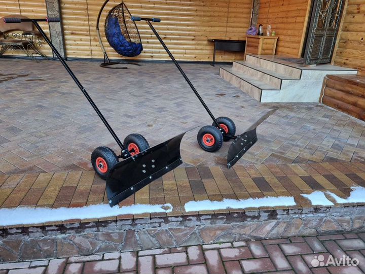 Снегоотвал ручной на колёсах