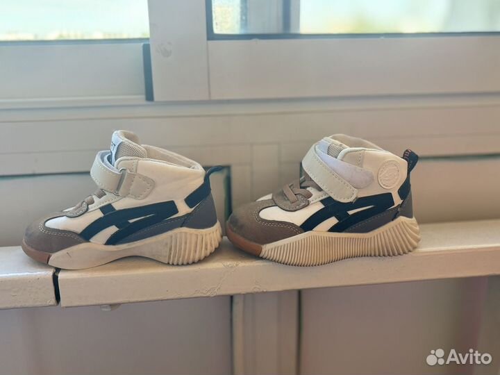 Кроссовки детские