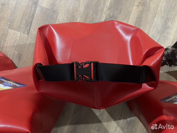 Гермомешки красные