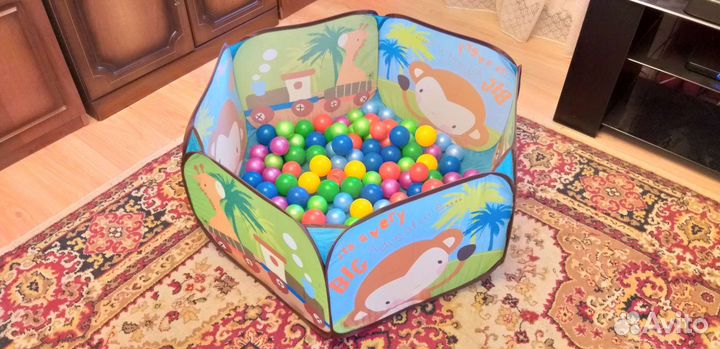 Сухой бассейн с шариками