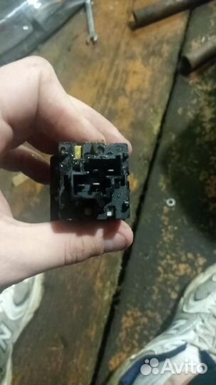 Кнопка обогрева сидений Volvo 460