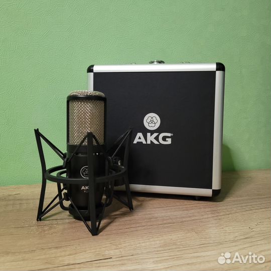 Микрофон студийный AKG P220
