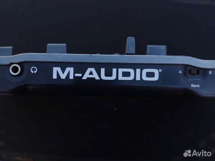 Dj оборудование (контролер) M-audio xponent