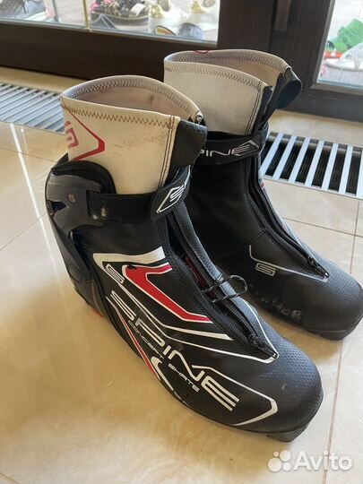 Лыжные ботинки