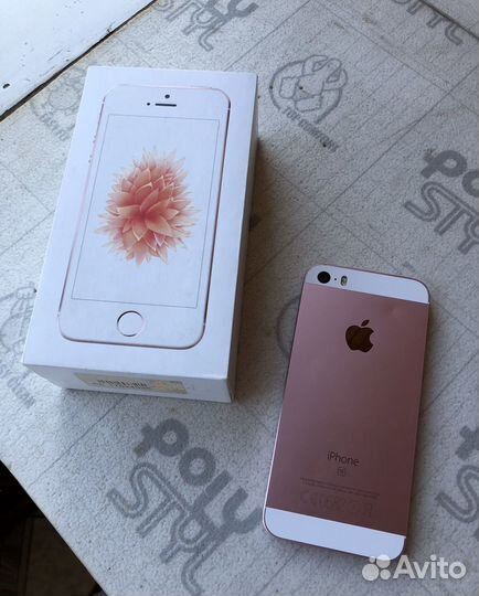 Телефон iPhone SE
