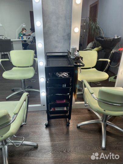 Парикмахерское кресло