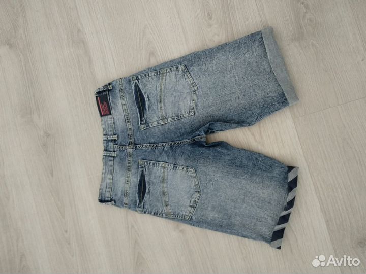 Джинсовые шорты