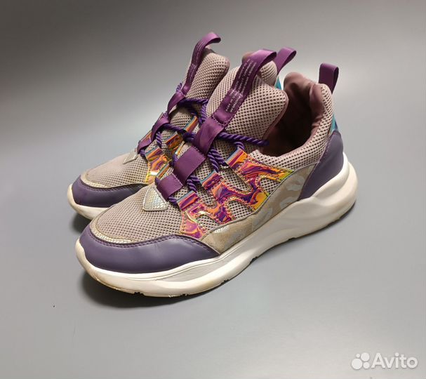 Кроссовки женские 40