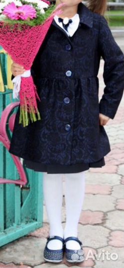Легкое пальто для девочки