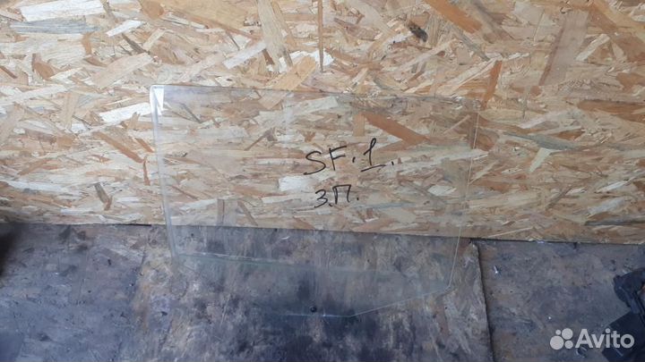 Стекло двери задней правой Skoda Fabia 2