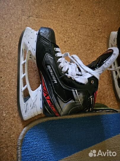 Продам коньки Bauer