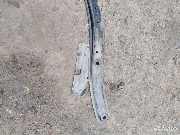 Нижняя планка телевизора Форд фокус 2