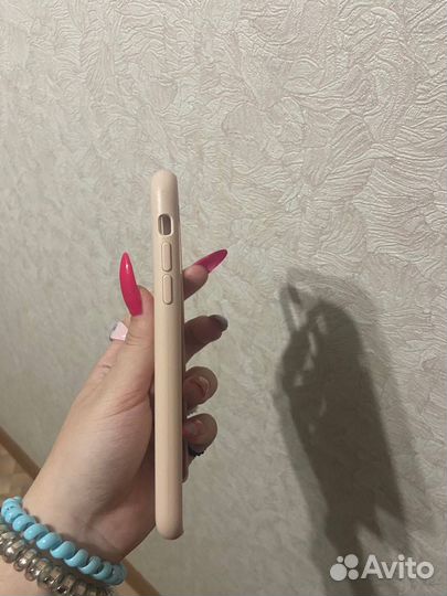 Чехол на iPhone 11