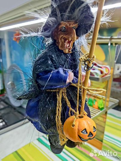 Кукла сувенирная(на батарейках)