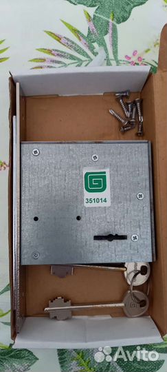 Замок дверной