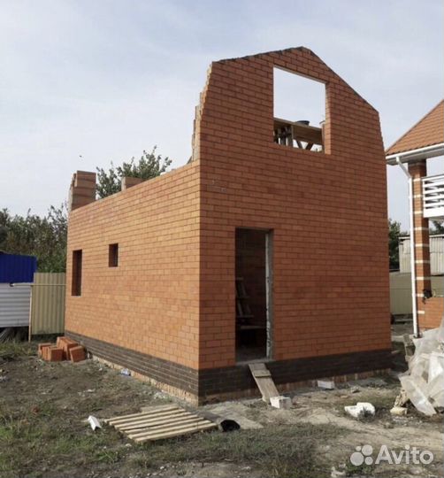 Бригада строителей