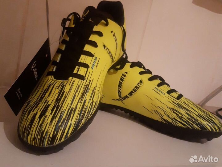 Футбольные бутсы 40.5 размер новый