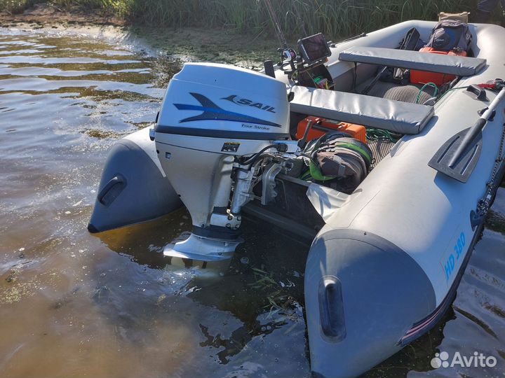 Лодка с мотором
