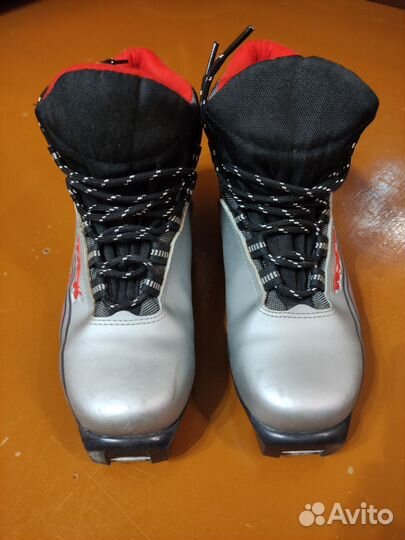 Лыжные ботинки SNS крепление 42 размер