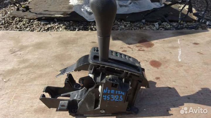 Селектор АКПП Toyota Allex NZE124 1NZ-FE 2004/6