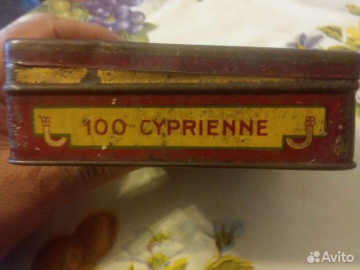 Жестяная коробка из под сигарет