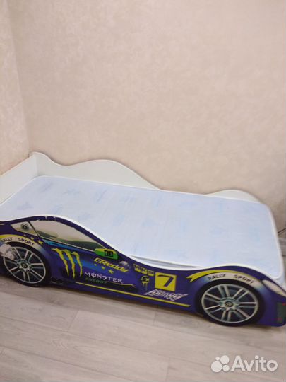 Детская кровать машинка