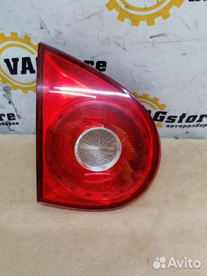 Фонарь внутренний Volkswagen Golf 5