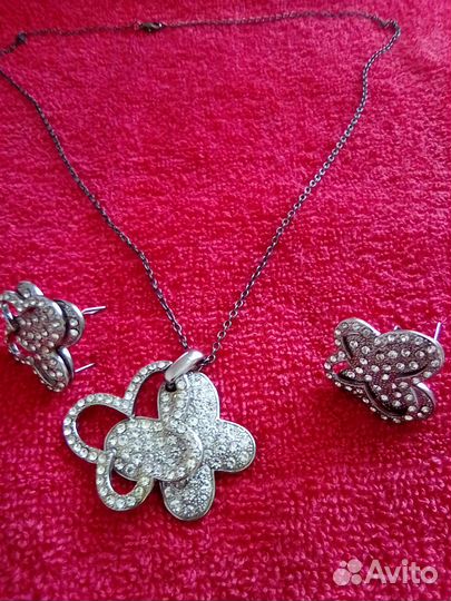 Подвеска с кулоном и серьги