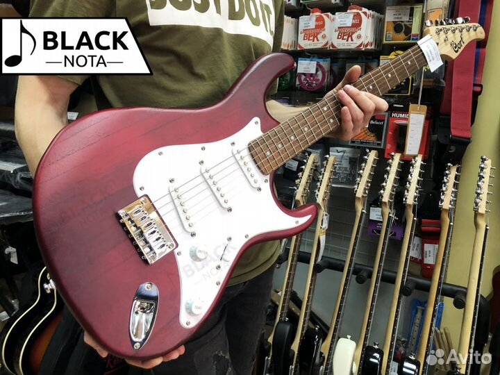 Электрогитара Cort красная новая + ремень