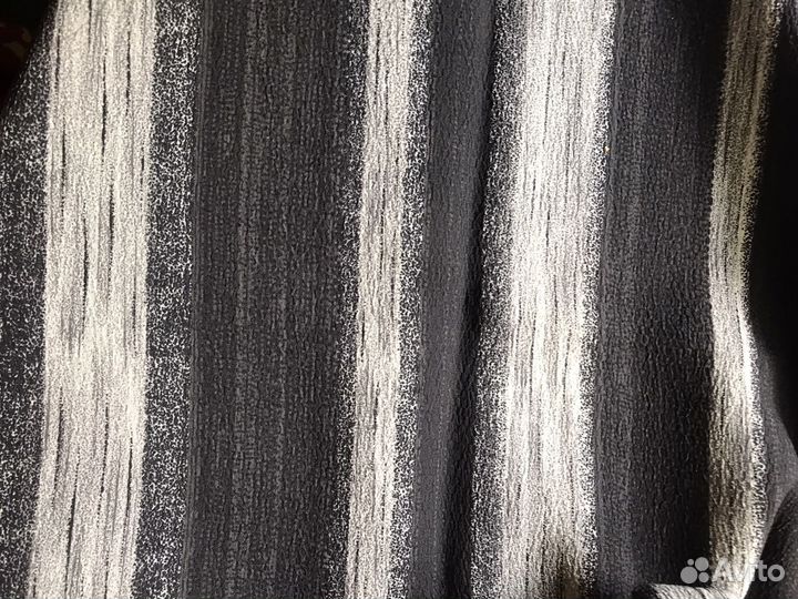 Отрез шелковистой ткани в серо-черную полоску