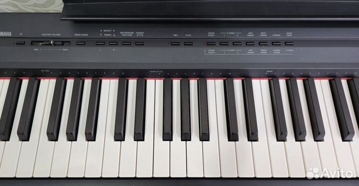 Цифровое пианино Yamaha P-105 (стойка+накидка)