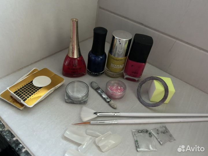 Лаки для ногтей блестки кисти пуфы