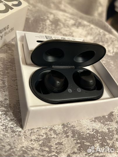 Беспроводные наушники samsung galaxy buds