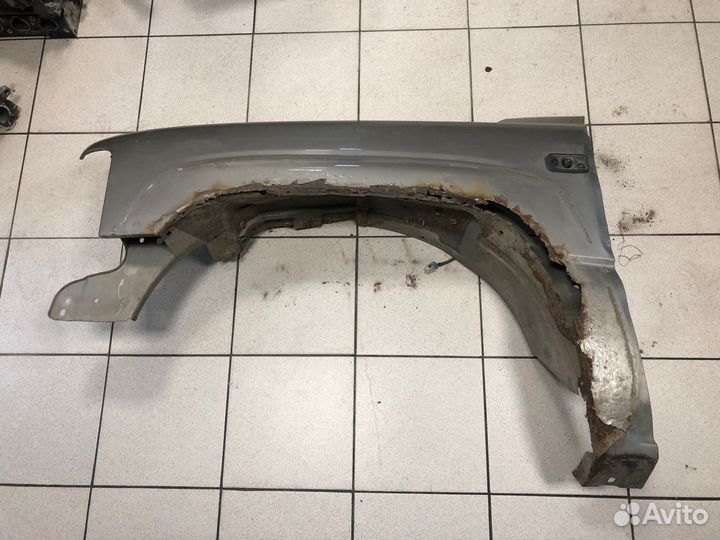 Крыло переднее левое chevrolet tahoe GMT