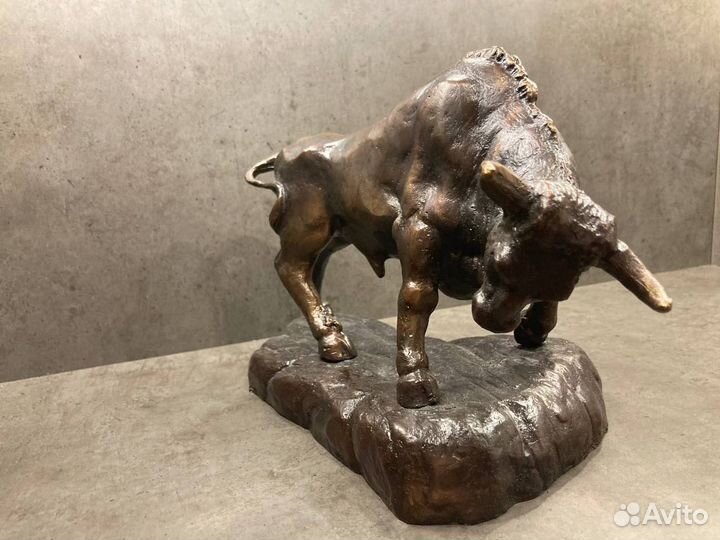 Критский золоторогий бык (бронза)