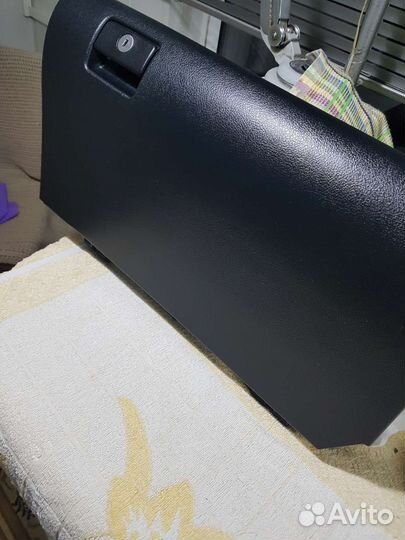 Продам бардачок на тойоту камри 50,55 кузов