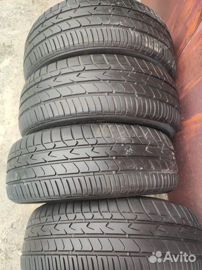 Toyo Tranpath MPZ 215/60 R17 96H