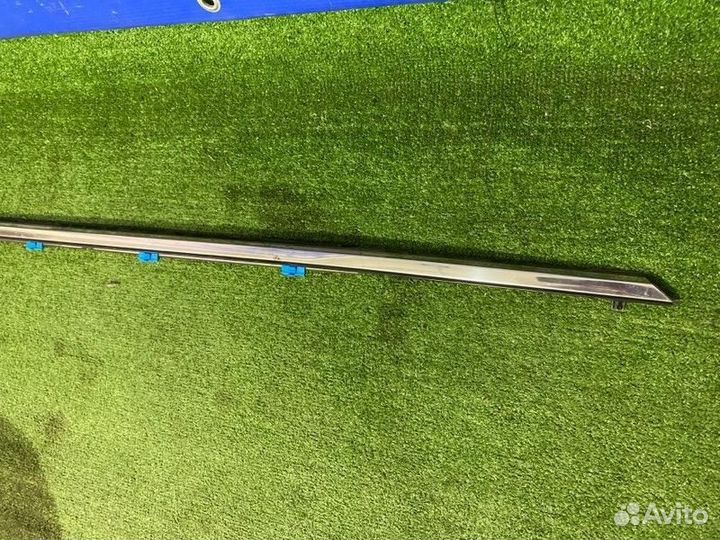 Молдинг двери передний правый Mazda Atenza GH L5VE