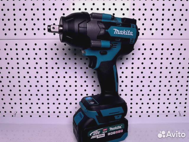 Набор инструментов Makita гайковерт 1100 н.м + лед