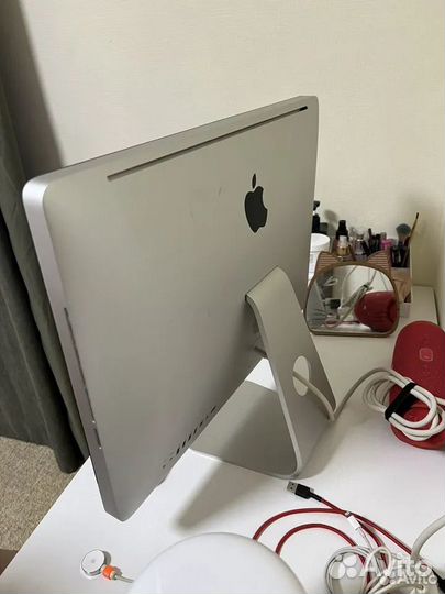 Apple iMac 21,5 2010 custom