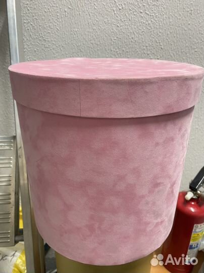 Коробки для цветов / шляпные коробки