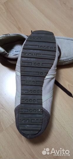 Кроссовки женские 39 размер