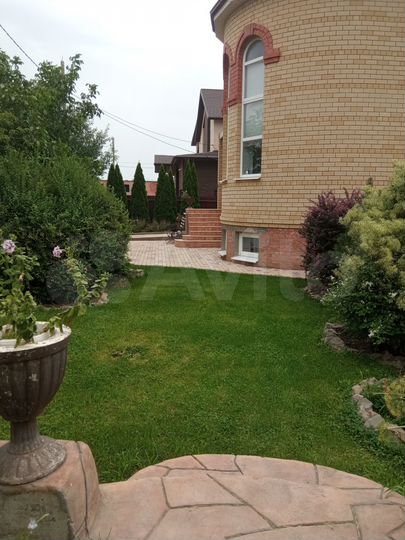 Коттедж 326 м² на участке 8 сот.